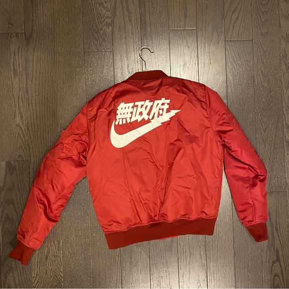 Bomber jacket - Picture 2 of 9